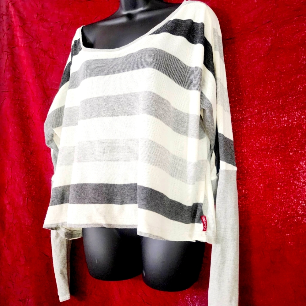 Black-grey-off white Ladies light sweater Med. Hars Tail